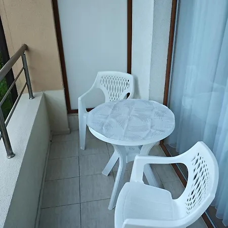 아파트 Close To The Sea